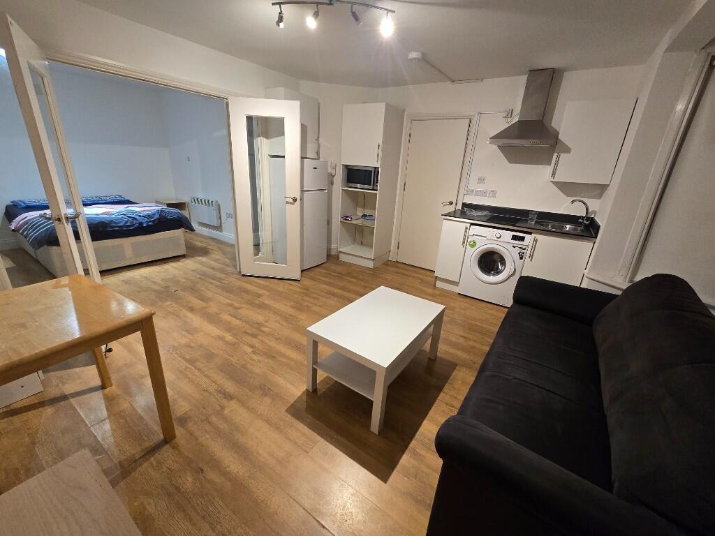 Main image of property: Hendon Way, London, NW2