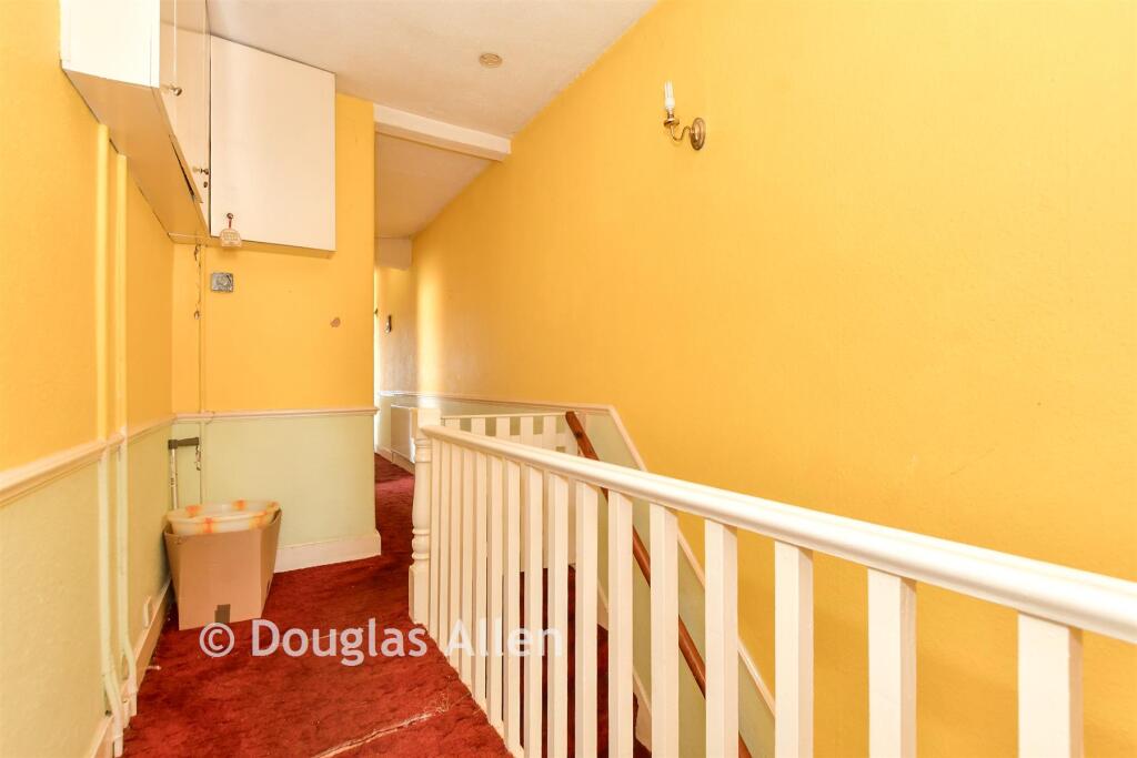Apartment in London, Chapel End, Highams Park - More