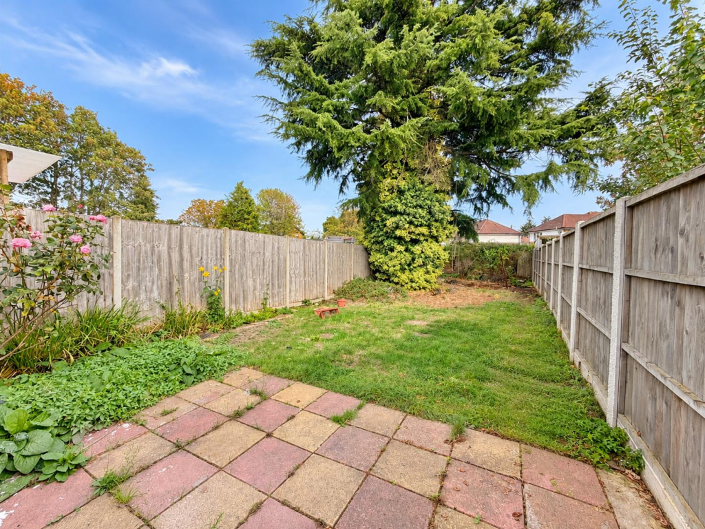 House in London, Beavers, Hounslow West - More