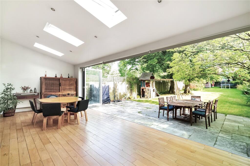Twyford Avenue, London, N2 photo 2