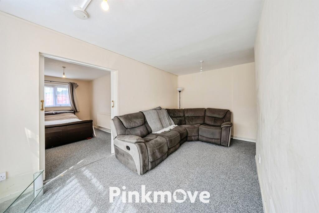 Apartment in Newport - View 5