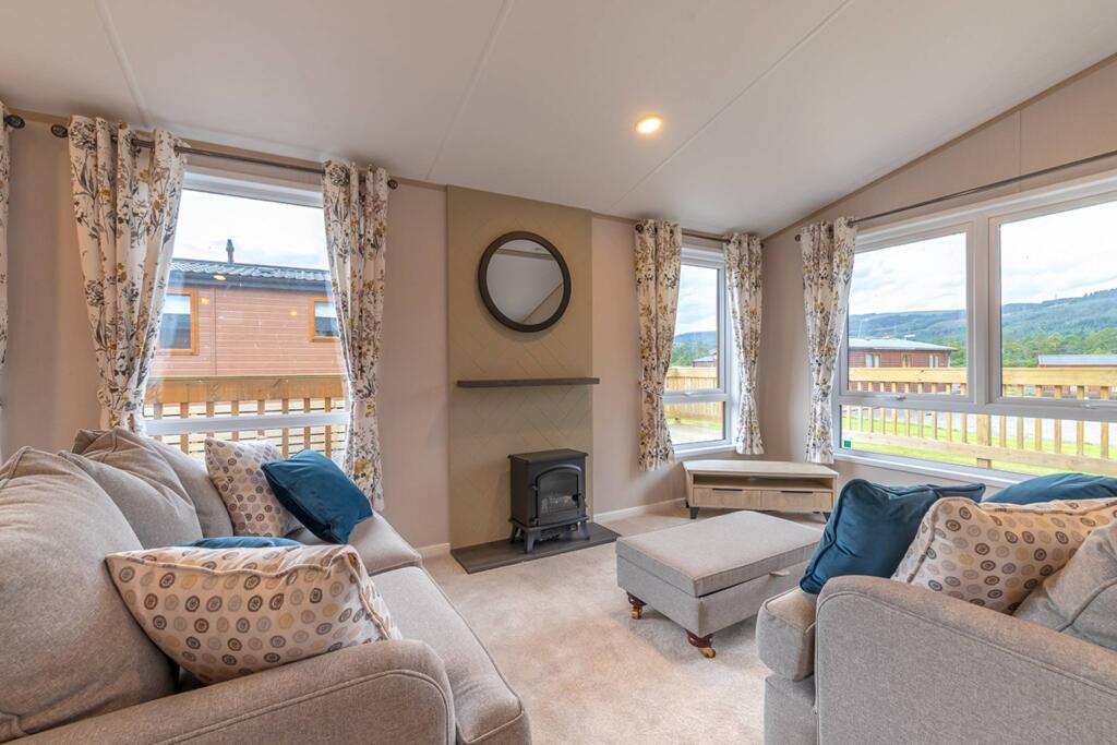 Lodge 21 Loch Ness Highland Retreat, Fort Augustus, PH32 4DS photo 2