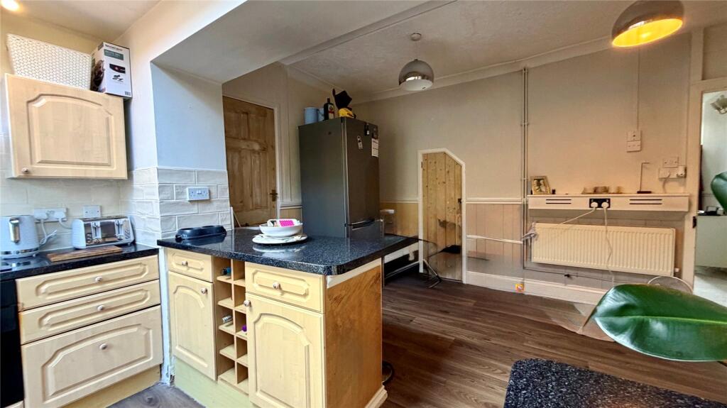 House in Taunton - View 5