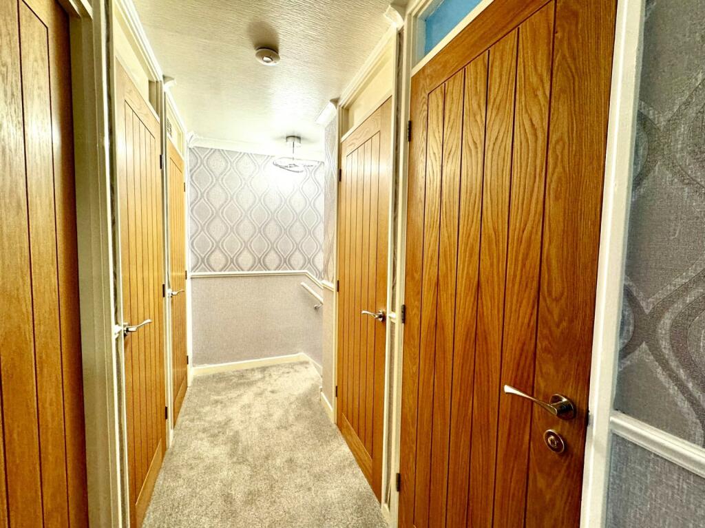 Peaseland Road, Cleckheaton, BD19 photo 4
