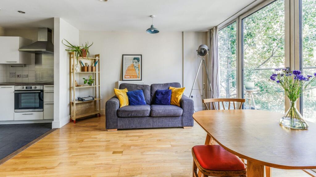 Apartment in London - View 5