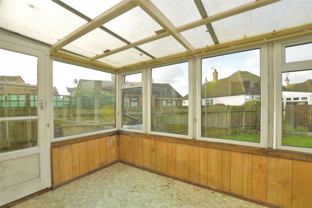 Seaway Gardens, St. Marys Bay, Romney Marsh, Kent, TN29 photo 3