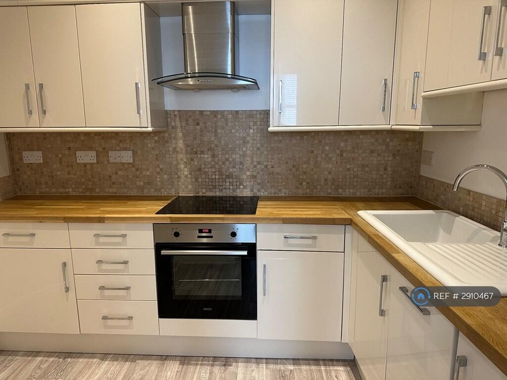 Apartment in Canterbury - View 2