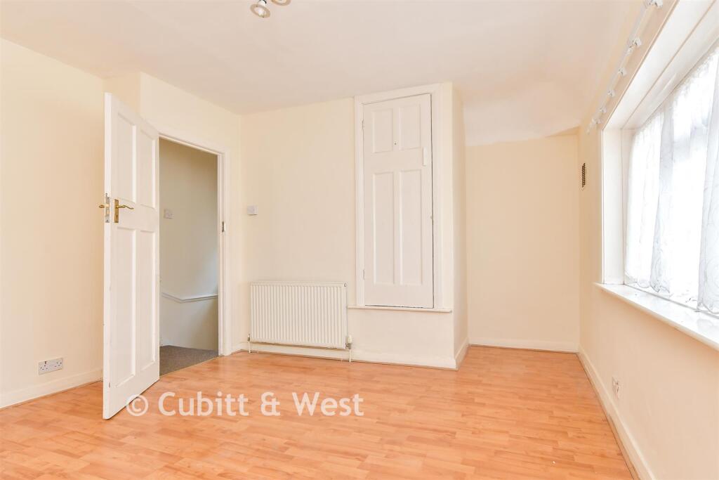 House in Brighton, Bevendean - More