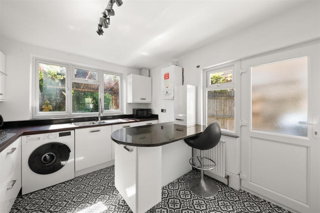 House in Southall - View 3