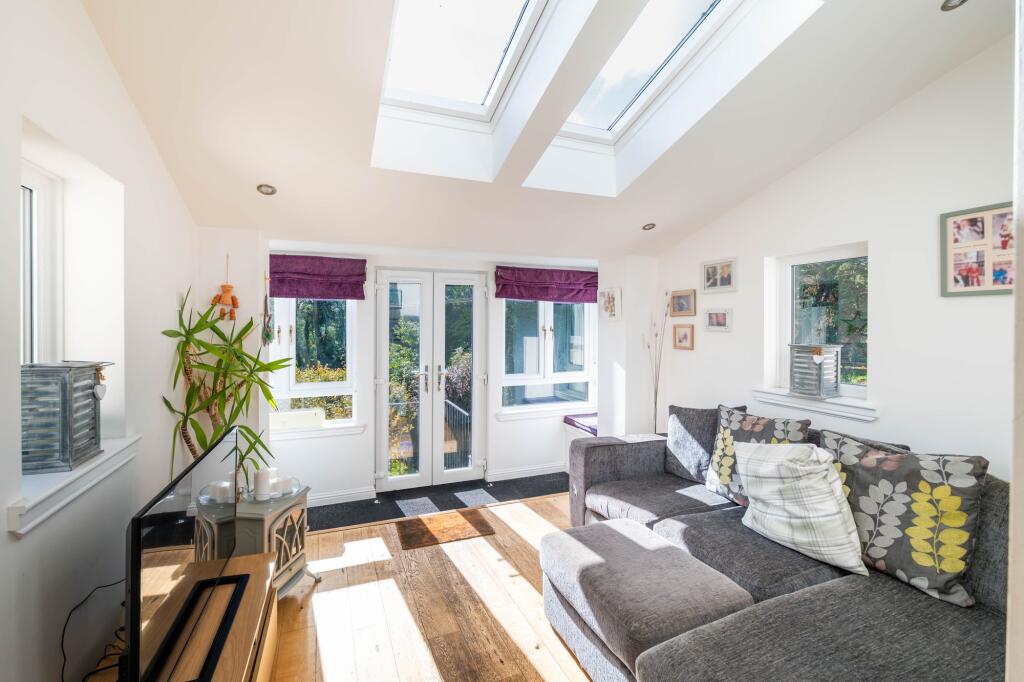 Apartment in Edinburgh - View 3
