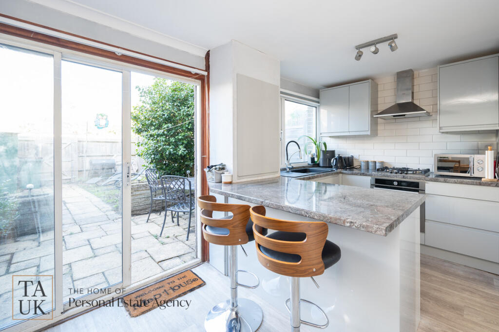 House in Horsham, Storrington and Sullington - View 5