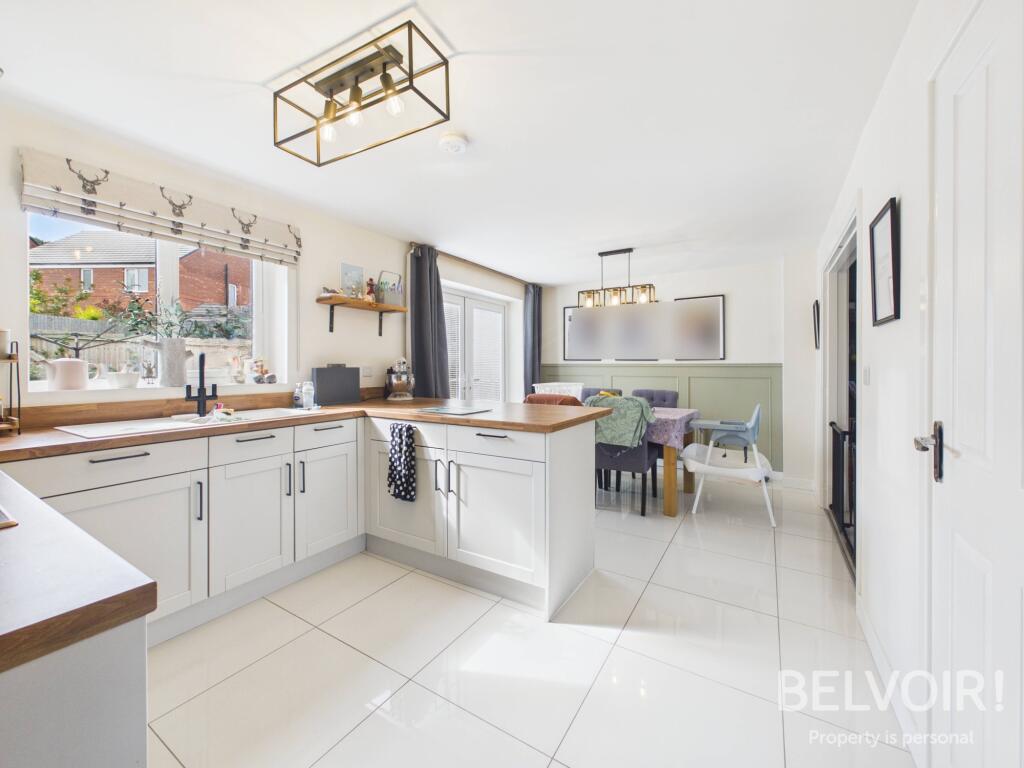 House in Stoke-on-Trent - View 4