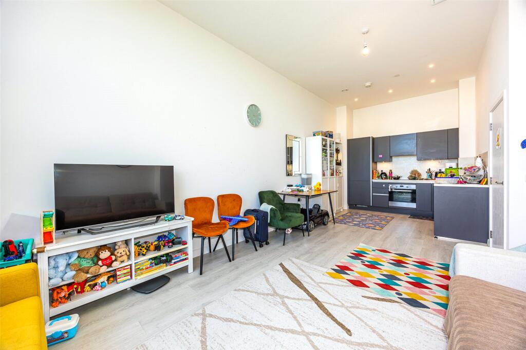 Carnation Gardens, Hayes, UB3 - View 3