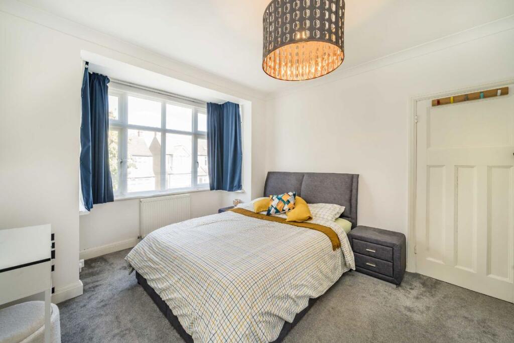 House in London - View 5