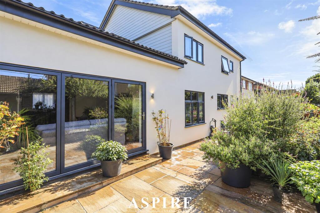 House in Southend-on-Sea - View 4