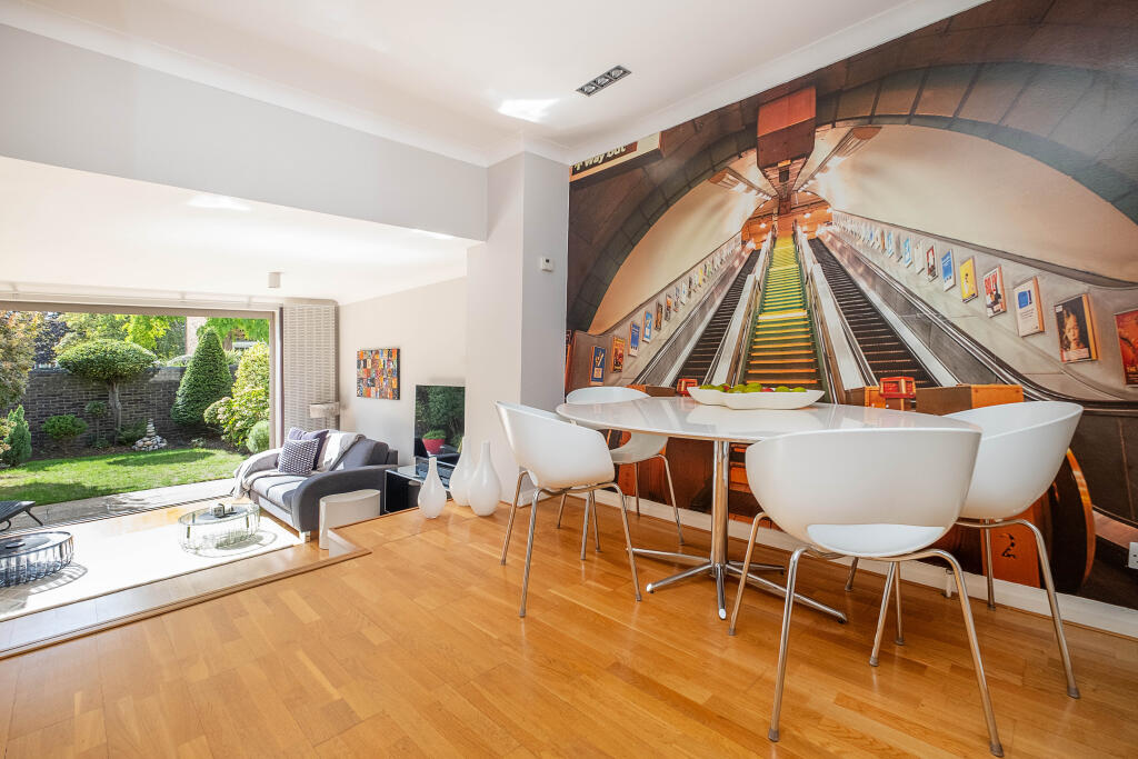 House in Twickenham, Strawberry Hill - View 5