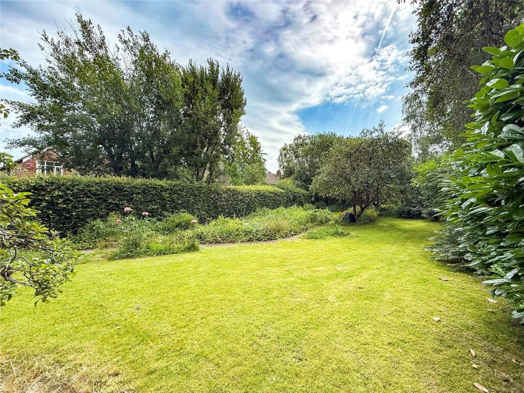 Circular Road, West Didsbury, M20 photo 2