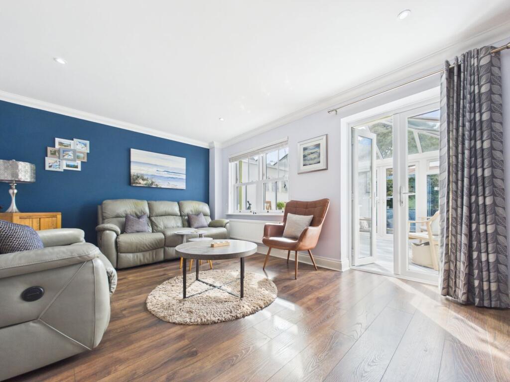 House in Southampton - More