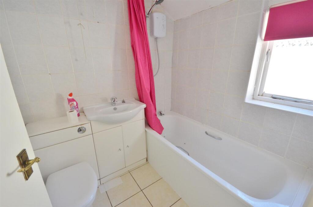 House in Luton - View 6