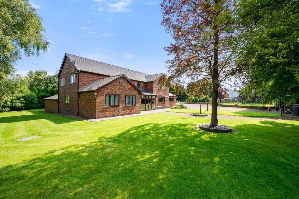House in Bolton - View 5