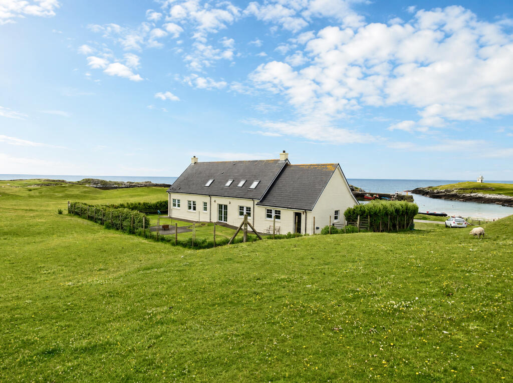 Main image of property: Comhla, Scarinish, Isle of Tiree, PA77 6UH