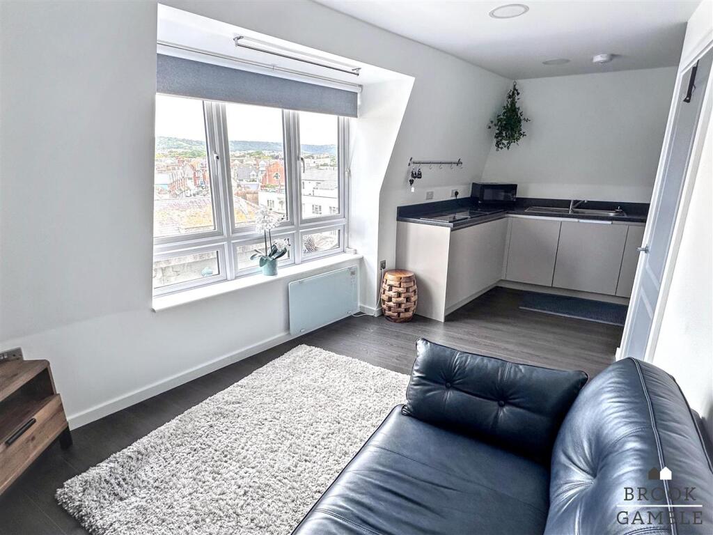 Gildredge Road, Eastbourne - View 5