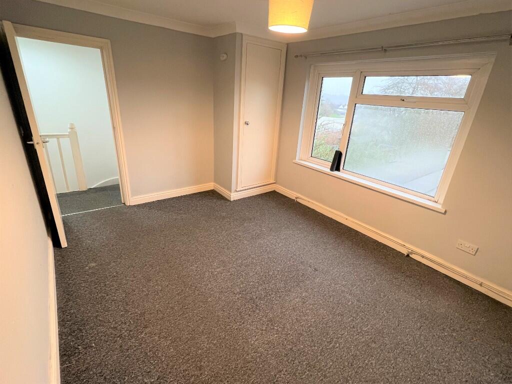32 Courtis Road photo 5