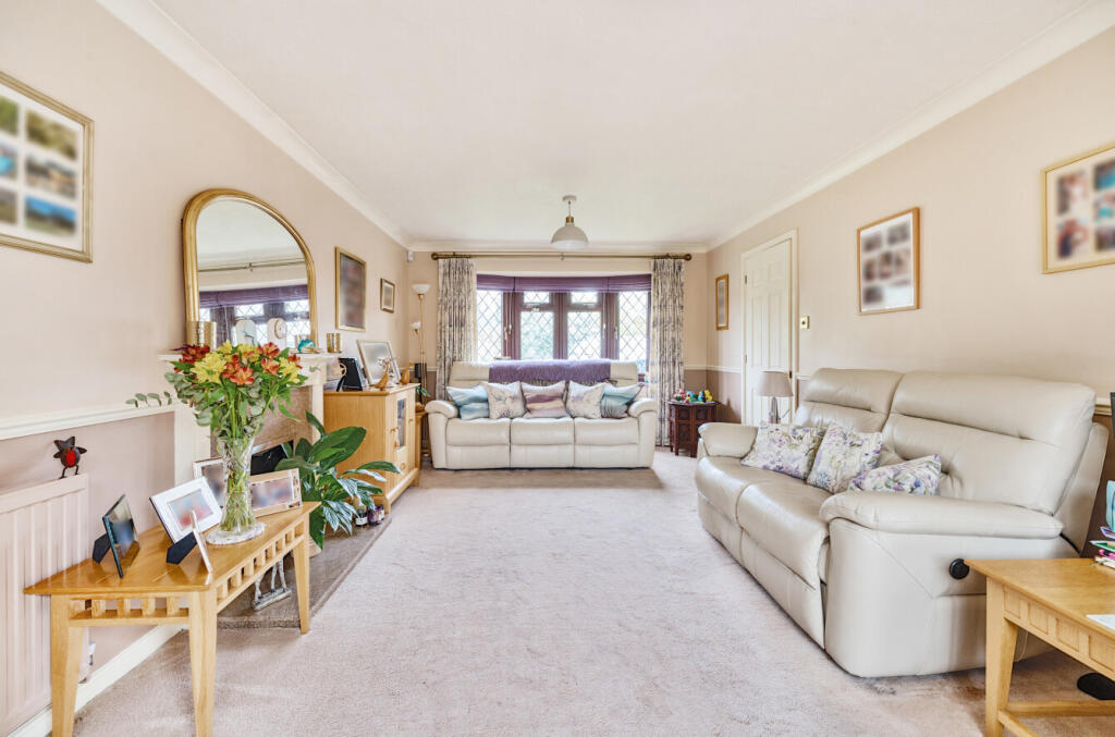 Tiptree Close, Lower Earley, Reading photo 4