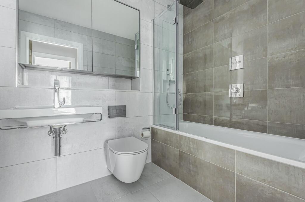 Apartment in Tunbridge Wells, Kent - More