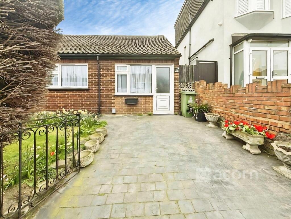 Main image of property: Buxton Road Erith DA8