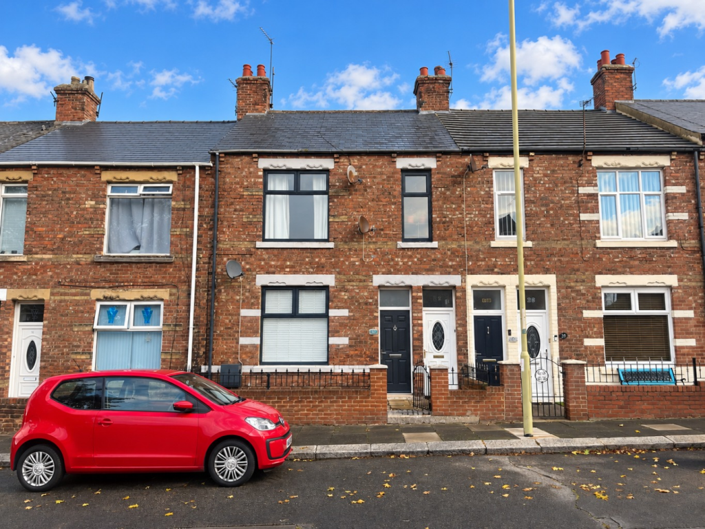 2-bed flat on Tadema Road, South Shields, Tyne and Wear, NE33 3BG, £109,995
