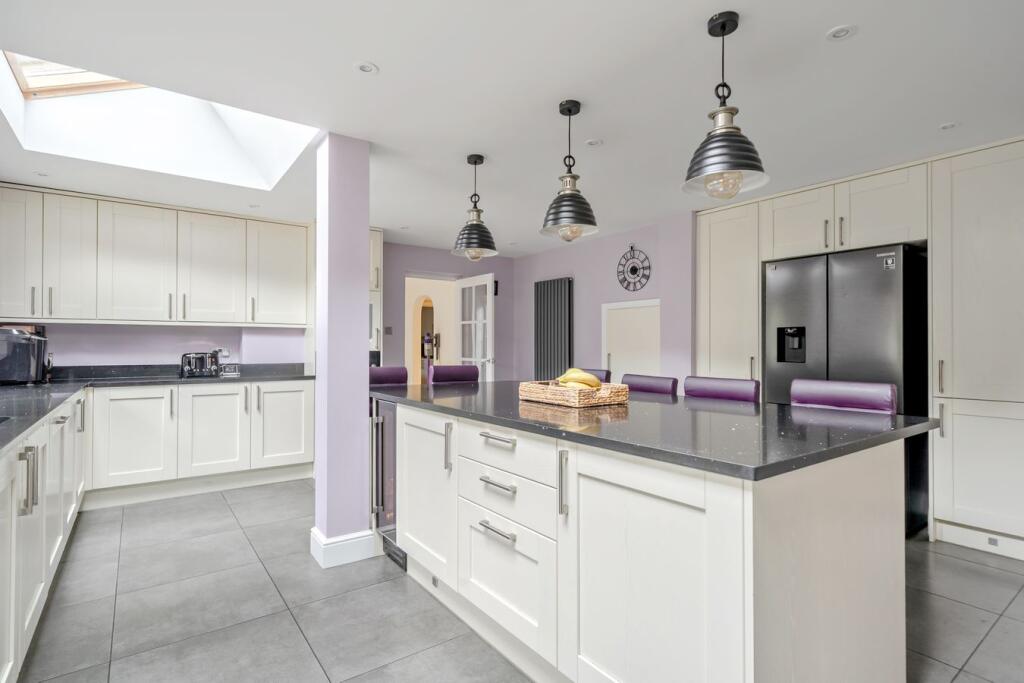 House in Surrey Heath, Old Dean - View 4