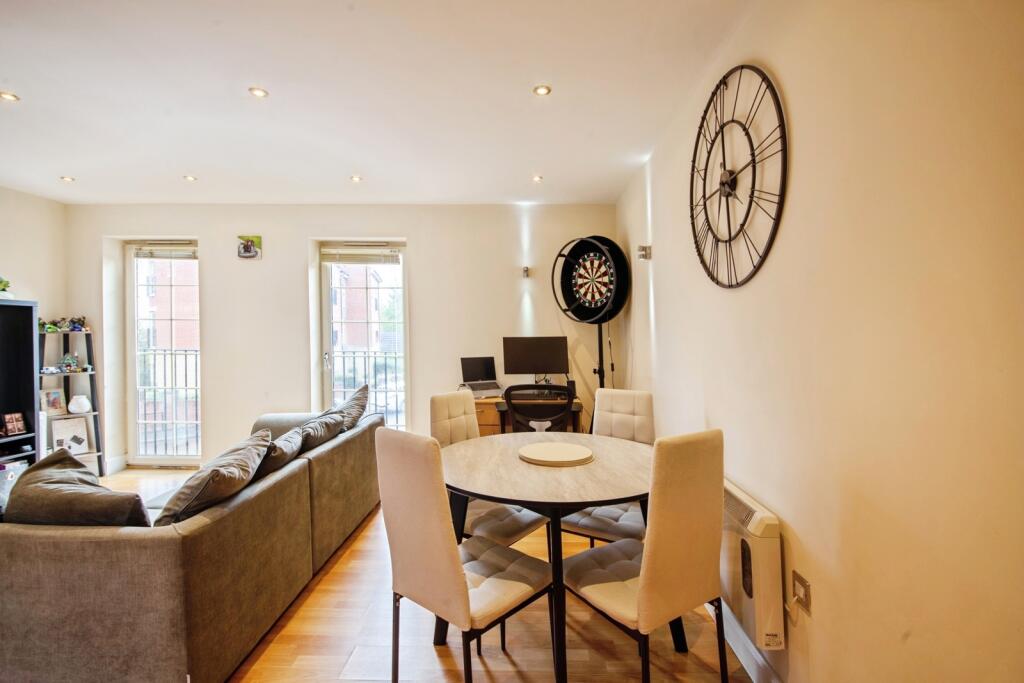 Apartment in Sheffield, South Yorkshire - View 5