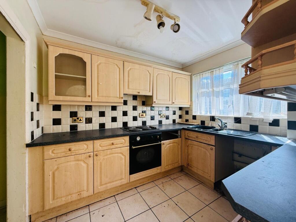 House in Gillingham, Medway - View 5