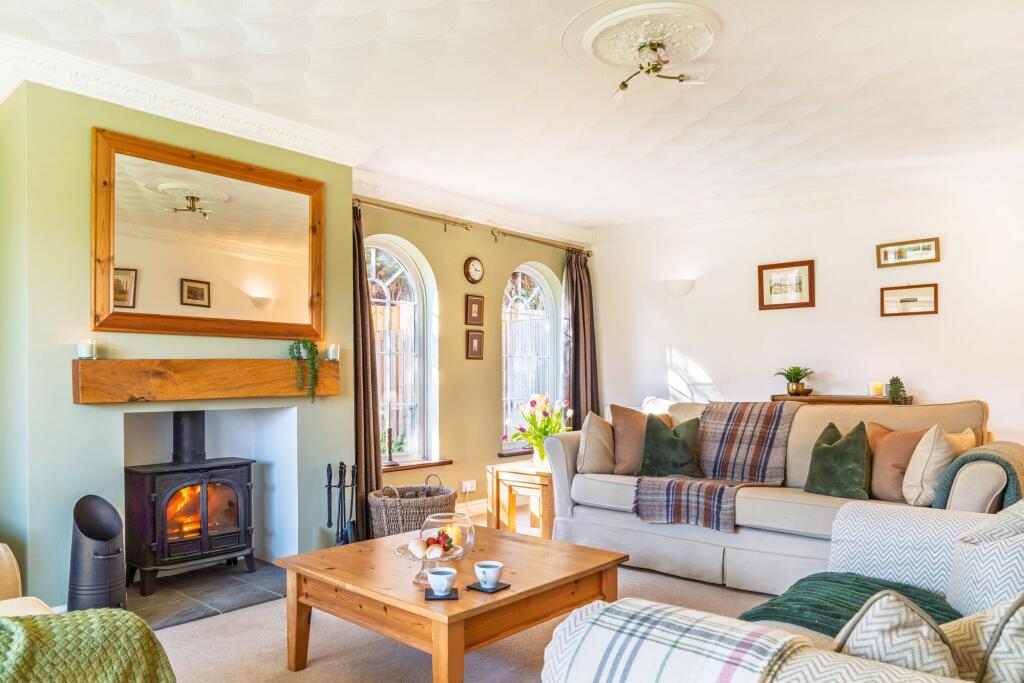 House in Bassetlaw, Sutton - More