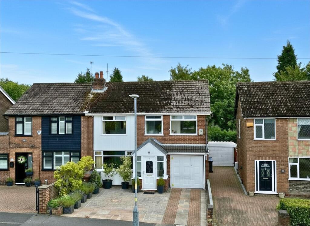 Main image of property: Grosvenor Road, Gee Cross, Hyde, SK14 5AH