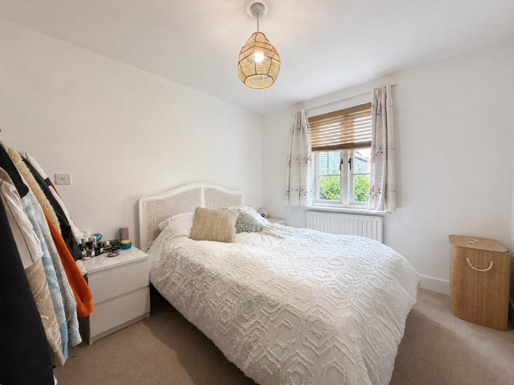 Apartment in West Oxfordshire, Witney - More