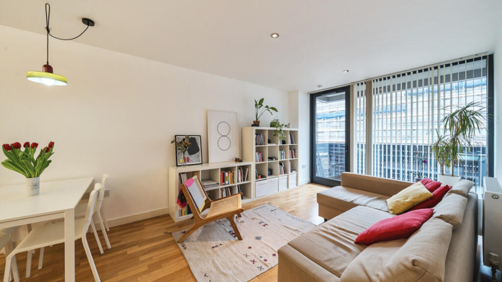 Main image of property: 22 Amelia Street, Elephant & Castle, SE17 3BY