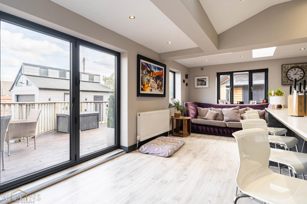 House in Swadlincote, Newhall - More