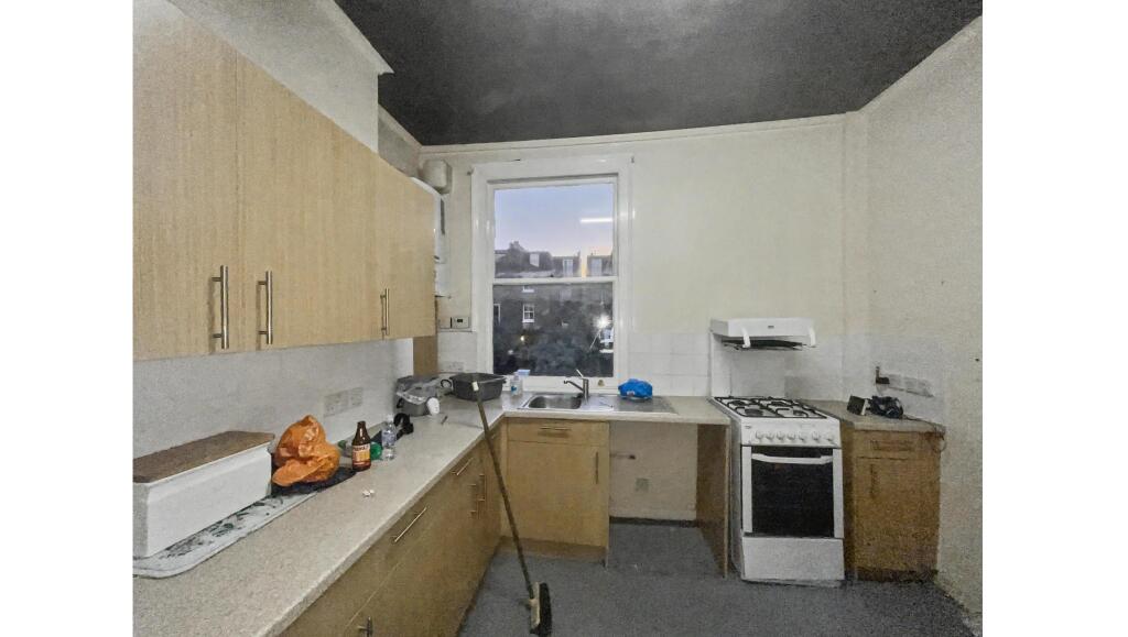 Apartment in London - View 3