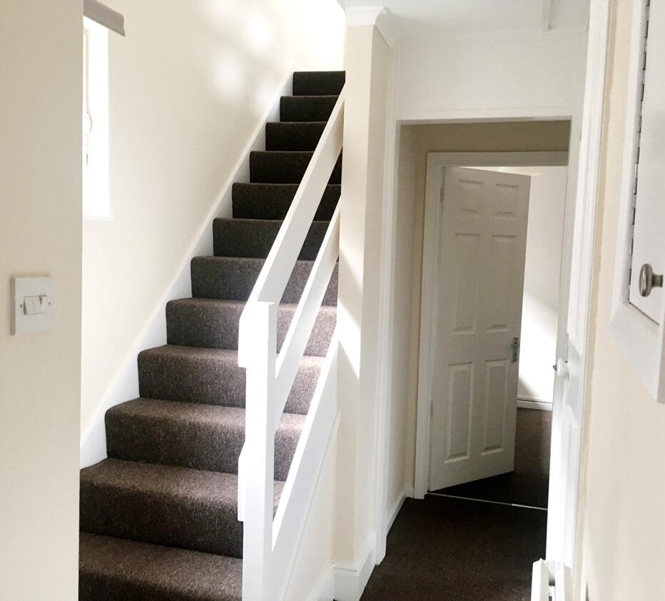 Burke Close, London, SW15 photo 2