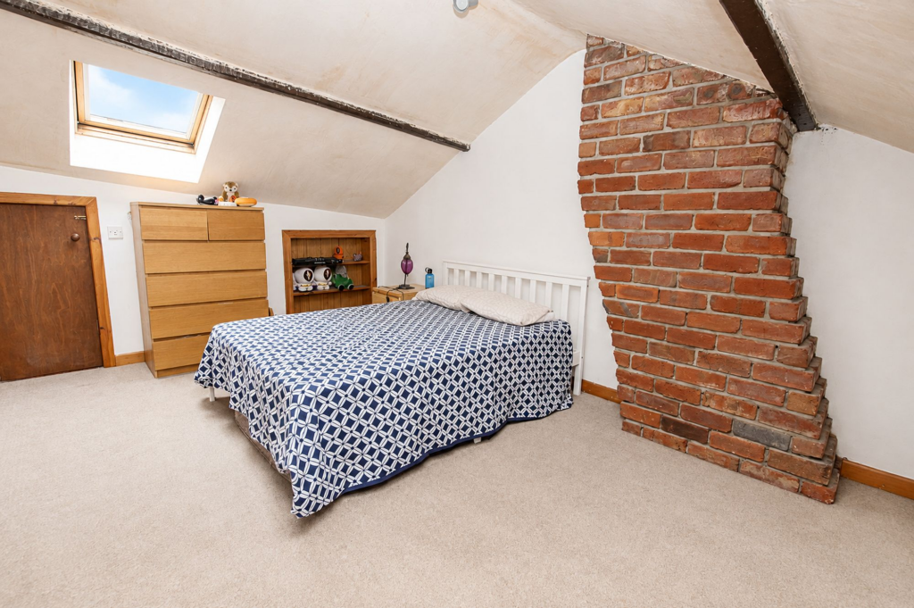 House in Oldham - View 4