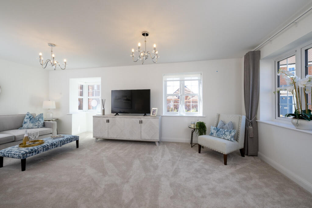 House in Basingstoke and Deane, Brock's Green, Ecchinswell, Sydmonton and Bishops Green - View 2