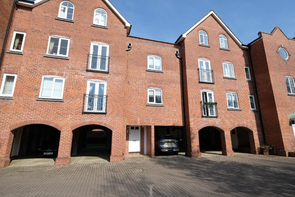 Main image of property: Portside Close, Marchwood, Southampton, SO40 4AL