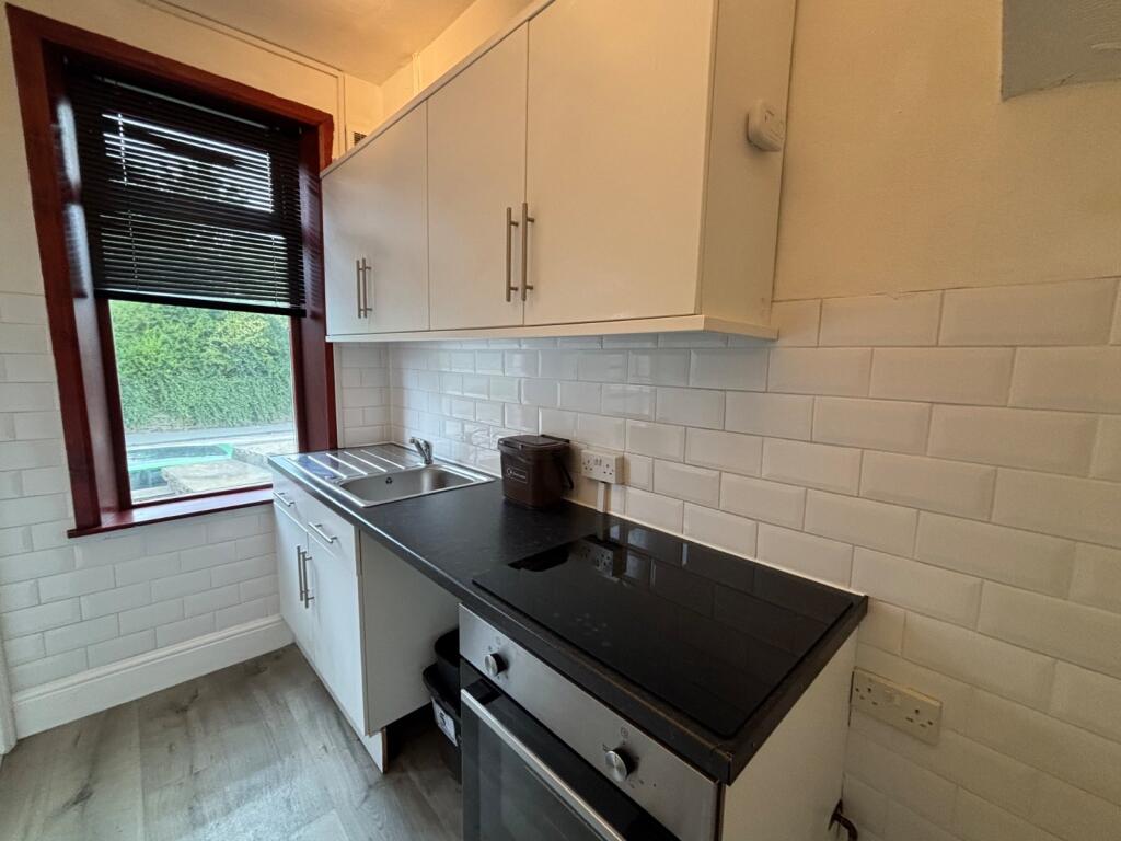 House in Halifax - View 5