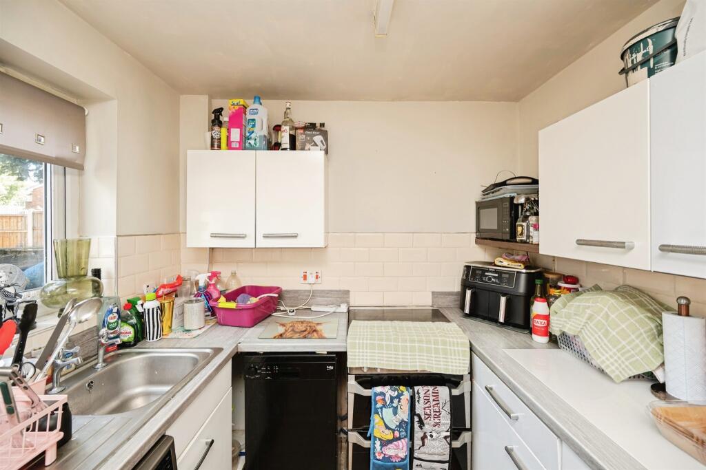 House in Sandwell, West Midlands - More