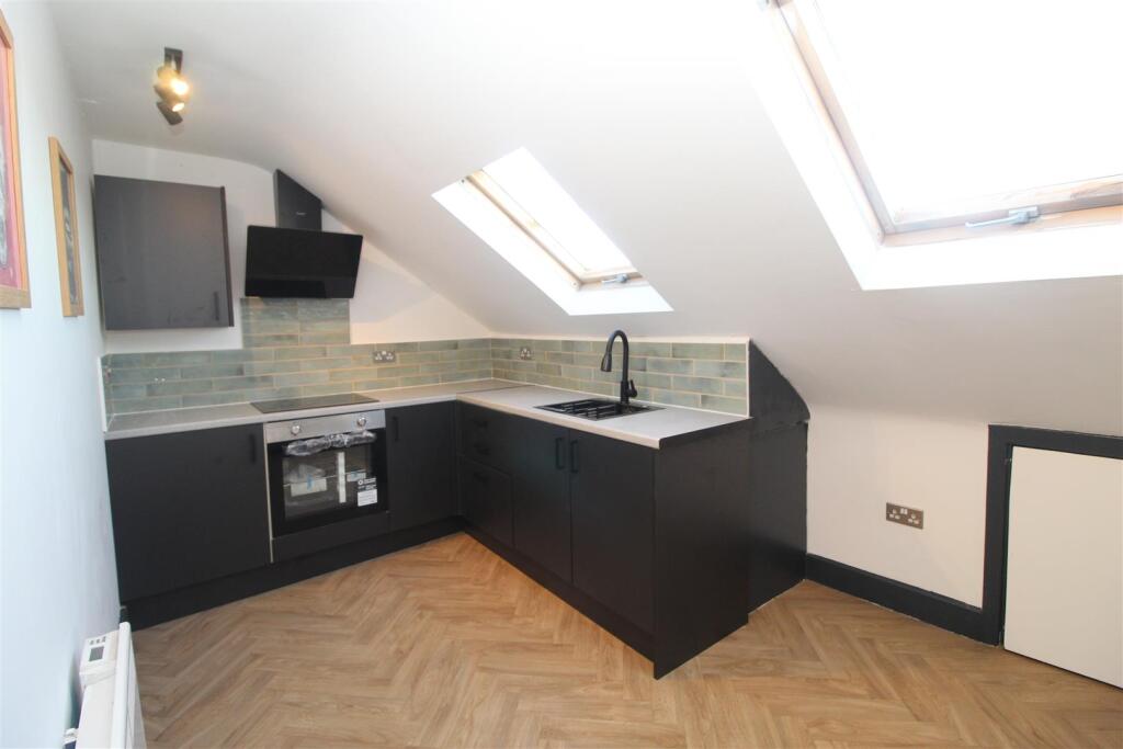 Main image of property: Llantrisant Street, Cathays, Cardiff, CF24 4JE