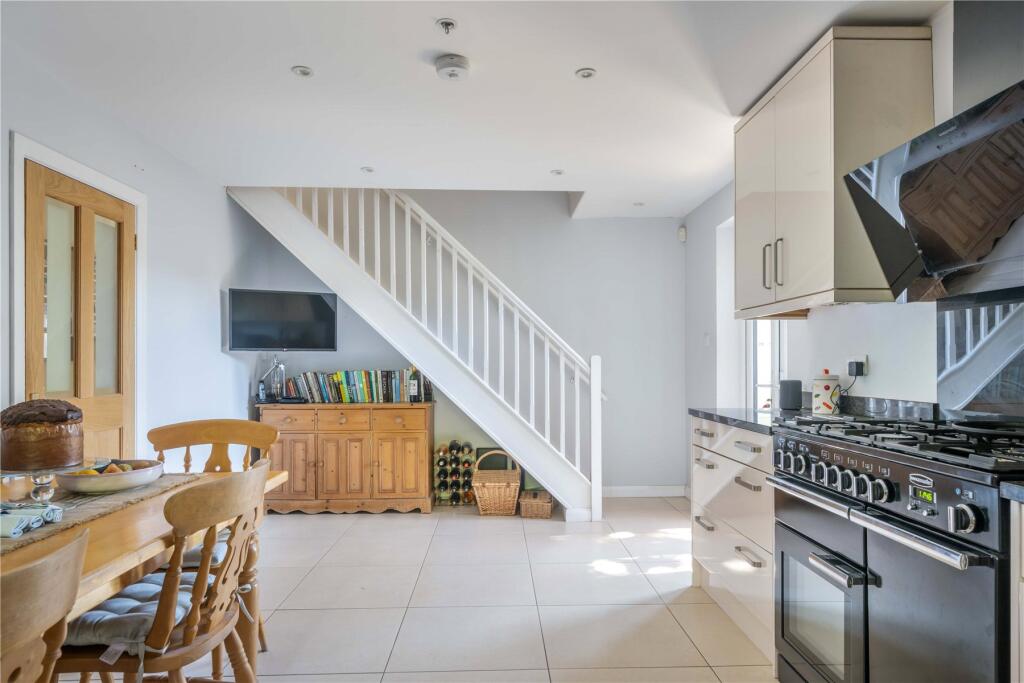 Southview Road, Headley Down, Hampshire, GU35 photo 3