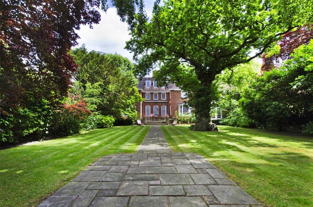 Main image of property: Winnington Road, London, N2