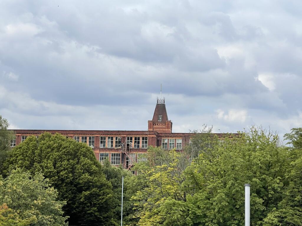 House in Stockport, Woodbank Estate, Portwood - View 5